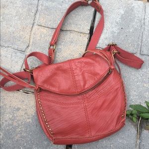 Salmon leather bag